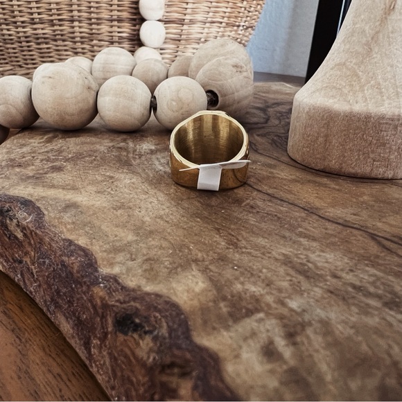 18K GOLD PLATED TEXTURED PEARL EGG RING - Picture 6 of 7